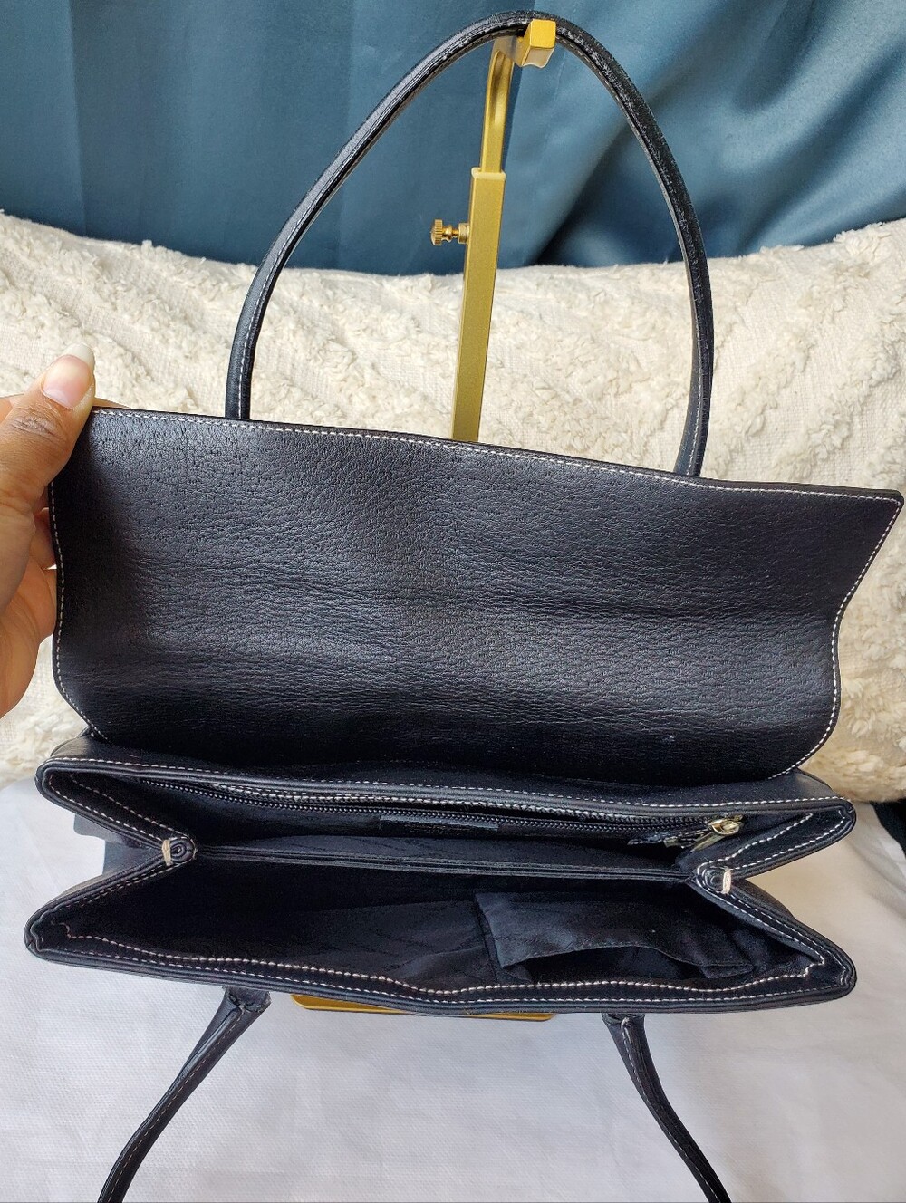 Salvatore Ferragamo Black Leather Bag - Picture 9 of 16